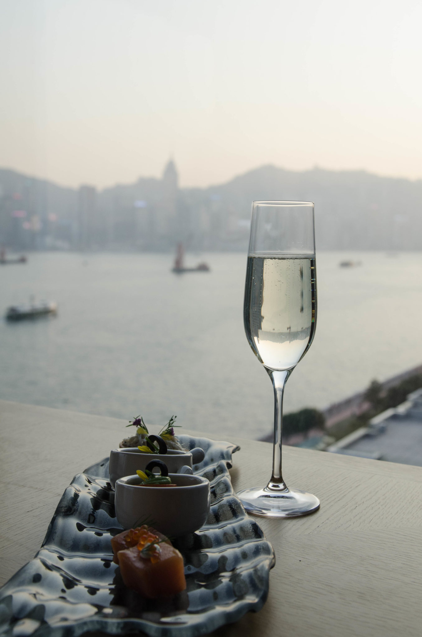 The Kerry Hotel Hong Kong in Hung Hom is located right at the Pearl River.